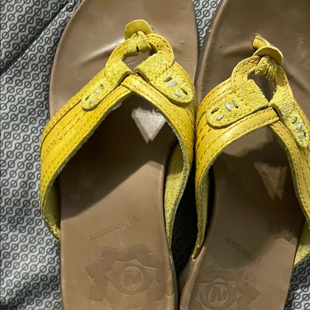 Merrell Yellow Women's Sandals - size 8 - like new